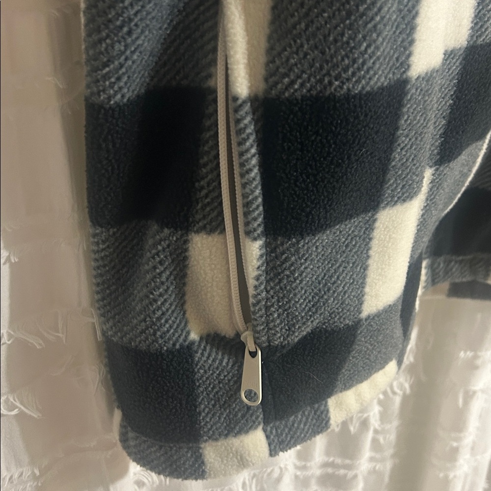 Columbia Black and White Plaid Fleece Jacket - Picture 4 of 5